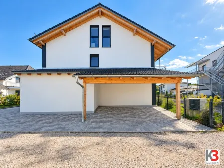 Aussenansicht/ Carport