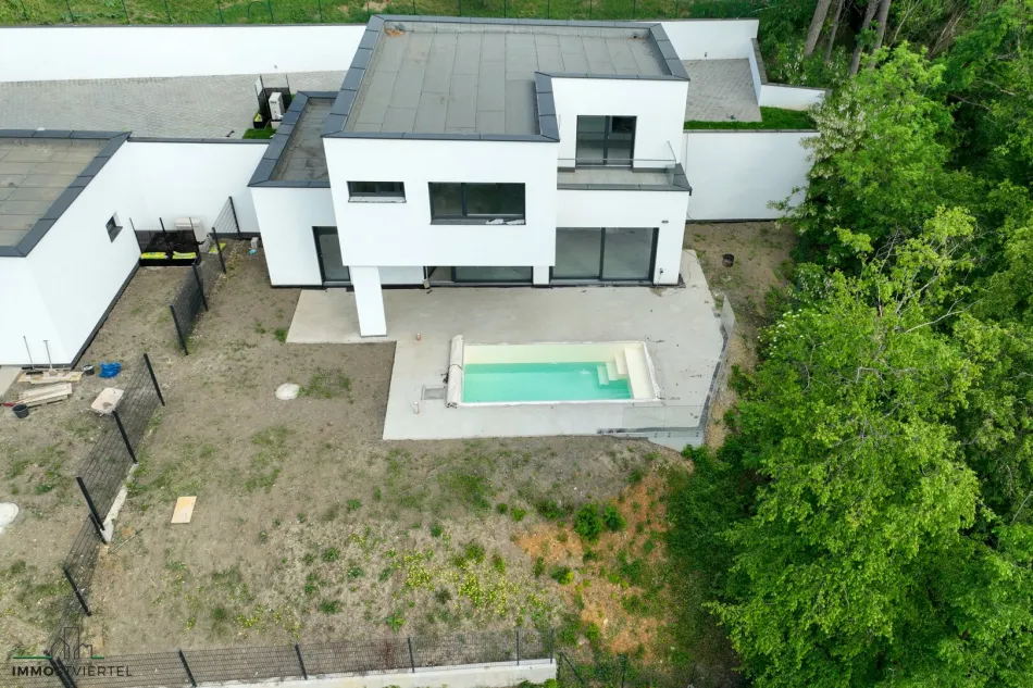Einzigartige Neubauvilla mit Pool und herrlichen Donaublick! !!TOP ANGEBOT!! - Bild