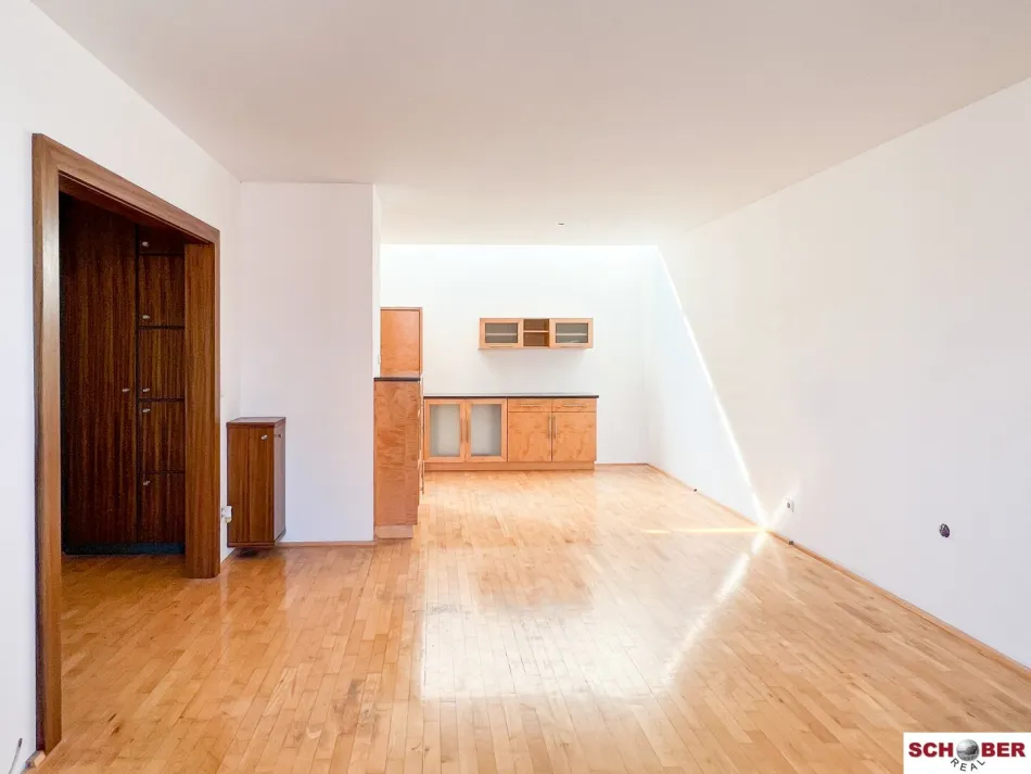 Dachgeschoss-Maisonette mit Terrasse in U-Bahn-Nähe - Bild