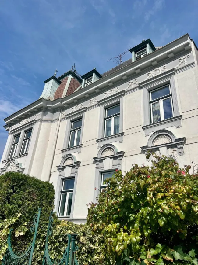 RARITÄT IN PURKERSDORF! Jugendstilvilla auf 1.423 m² Grund + zusätzliches Baupotenzial. - Titelbild