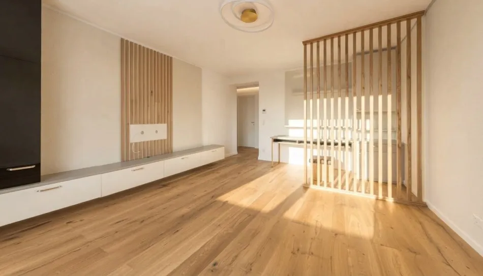 ++ So schön kann Einziehen sein. ++ Stilvolle 3-Zimmer-Wohnung mit Balkon & Parkplatz in Wr. Neustadt - Titelbild