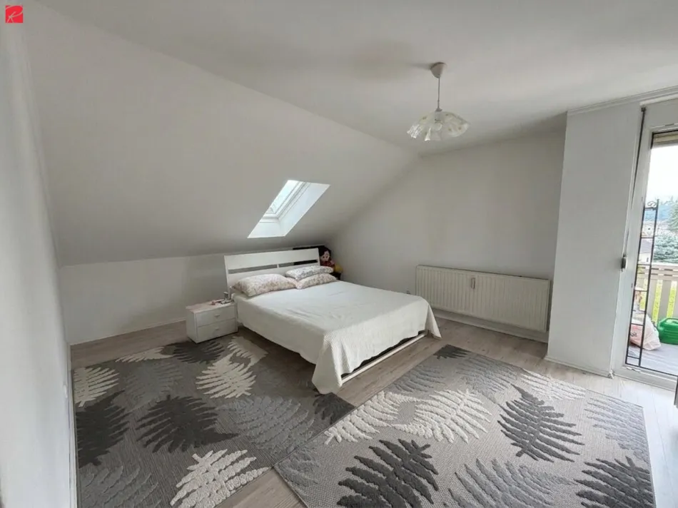 Vermieteter Wohntraum für Paare mit sonnigem Balkon - Bild