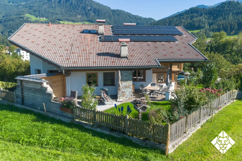 Haus am Ende des Weges: Zirbenstube, Seenähe und Bergblick - Bild