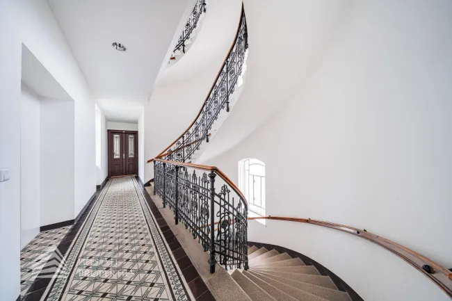 2-Zimmer Wohnung mit lichtdurchfluteter Wohnküche und durchdachter Raumaufteilung by Lifestyle Properties GmbH