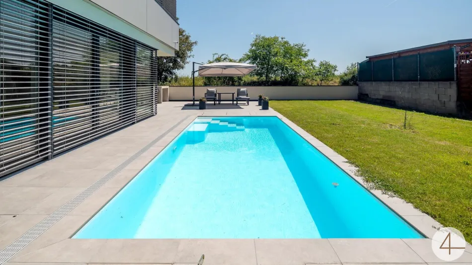 Exklusivität pur! Salzwasserpool, Grünblick - sonnige Ausrichtung - TOP Ausstattung - Garage - Lift! - Bild