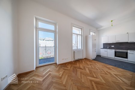 Garconniere mit Balkon in zentraler Lage