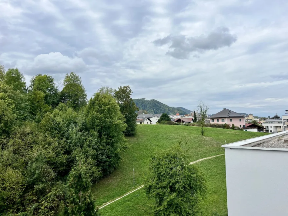 Helle 3-Zimmer-Wohnung mit Loggia, Fußbodenheizung & Tiefgaragenplatz - Bild