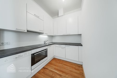 Ruhiger Innenhofblick trifft Citynähe – stilvolle 2 Zimmer Altbauwohnung im 3. Liftstock