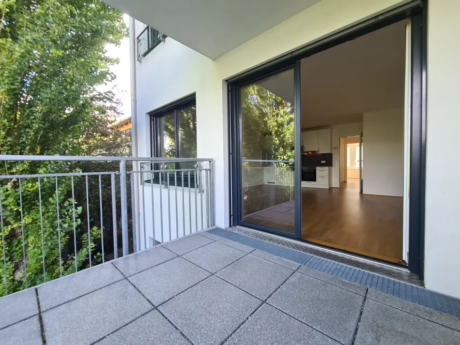 Wanne+Dusche | West-Balkon | Schönbrunn U4 - Bild