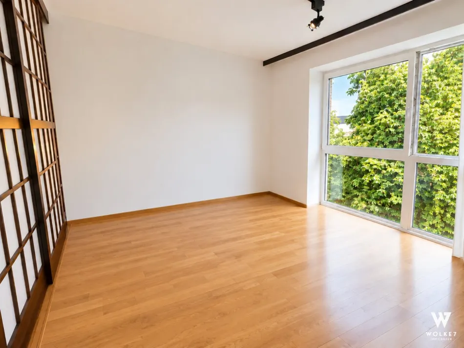 Stilvolle 2-Zimmer-Wohnung mit Garagenplatz im 18. Bezirk | Nähe Türkenschanzpark | Gemeinschaftsgarten - Titelbild