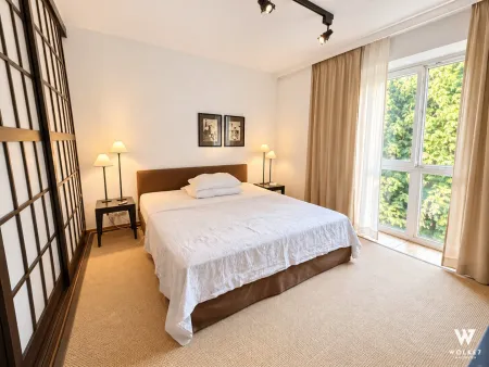 Stilvolle 2-Zimmer-Wohnung mit Garagenplatz im 18. Bezirk | Nähe Türkenschanzpark | Gemeinschaftsgarten