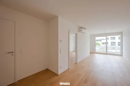 Wohnzimmer | Ausgang Balkon | Klimaanlage