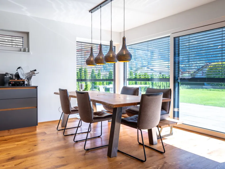 Exklusives Familienrefugium in Saalfelden-Bsuch – Neubau in Premium-Holzbauweise mit 360° Bergpanorama, Privatsphäre und nachhaltiger Technik. - Bild