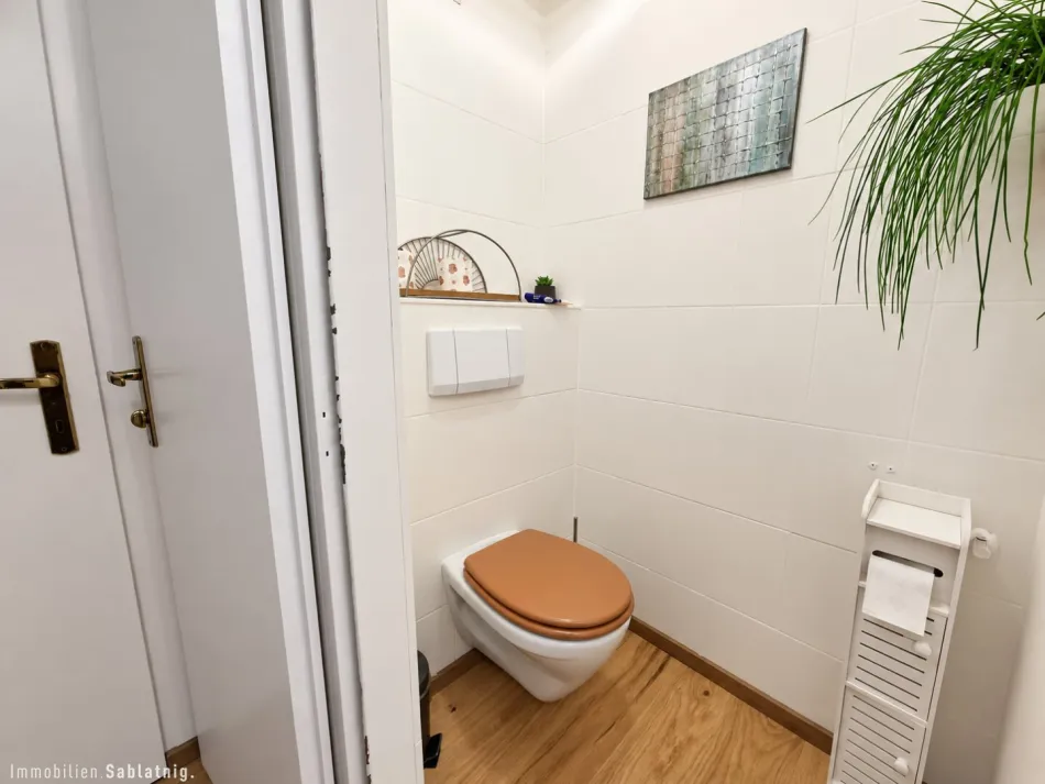 Liebevoll renoviertes Landhaus 5 Zimmer, mit Sommerhaus, Garage und viel Platz in Deutsch Jahrndorf - Bild