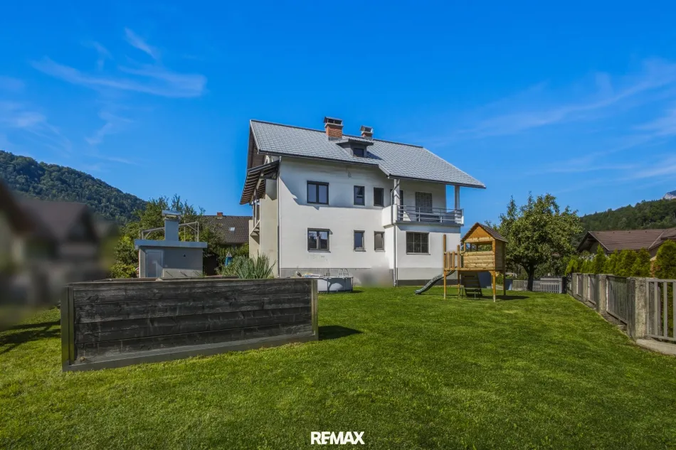 Vielseitiges Mehrfamilienhaus mit 3 Wohneinheiten im schönen Pöckau - Titelbild