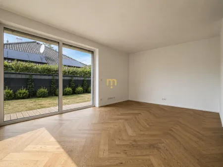 Schlüsselfertiges Endreihenhaus mit Pool, Sauna & Dachterrasse – modernes Wohnen in Bestlage