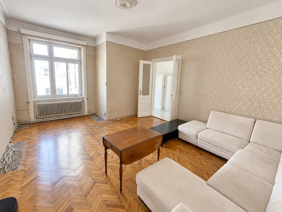 1040: Altbaujuwel mit außergewöhnlichem Entwicklungspotenzial – ca. 132 m² in bester Lage - Bild