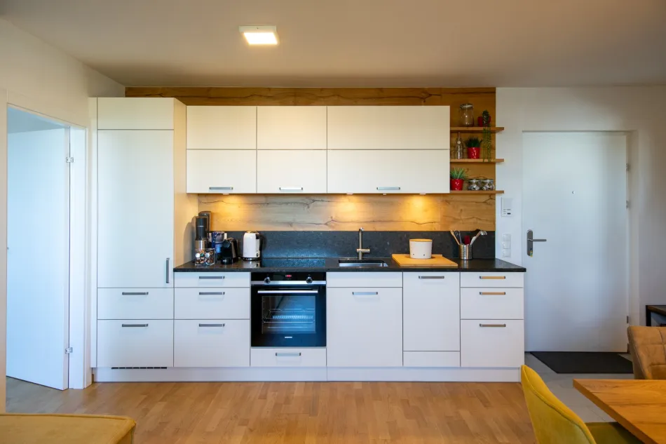Moderne DG-Wohnung mit Terrasse und Klimaanlage I Garagenplatz vorhanden - Bild