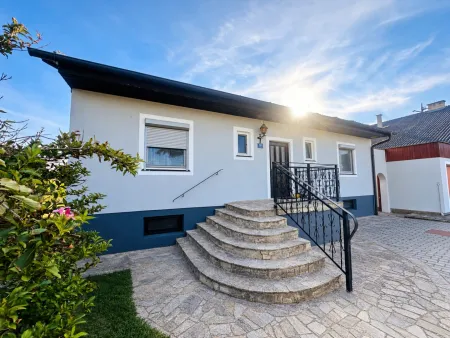 Charmantes Einfamilienhaus in Grafenwörth, 3 Zimmer, Garten, Garage und Keller