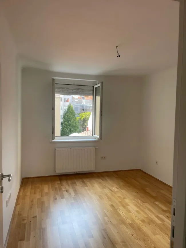 Erstbezug nach Sanierung: helle 2-Zimmer-Wohnung in der Gellertgasse, 1100 Wien - Bild