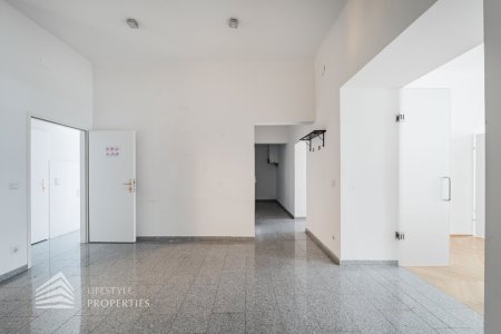Geräumiges 5-Zimmer Büro/Praxis im 6. Wiener Gemeindebezirk