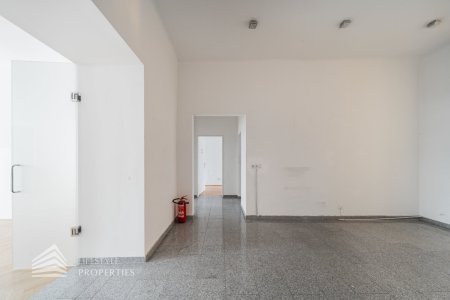 Geräumiges 5-Zimmer Büro/Praxis im 6. Wiener Gemeindebezirk