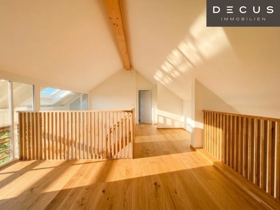 | TRAUMHAFTE DACHGESCHOSS-MAISONETTE | PENTHOUSE | ERSTBEZUG | 5 ZIMMER | LICHTDURCHFLUTET | LIFTZUGANG IN DIE 1. ETAGE | 2 FREIFLÄCHEN | TOP LAGE - Bild