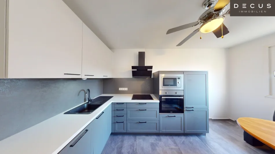 INNENHOFLAGE - HELLE 2 ZIMMER WOHNUNG MIT SEPARATER KÜCHE - Titelbild