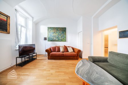 Altbau mit Gartenzugang - zwei Einheiten mit flexibler Nutzung, Nähe Urania