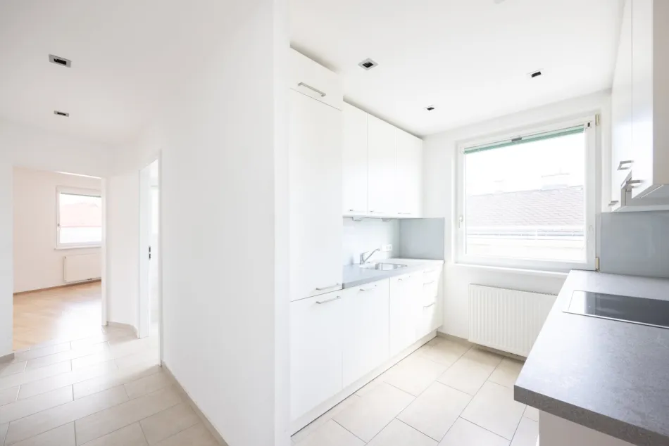 Schöne 67m² 2 Zimmer-DG-Wohnung mit 24m² Terrasse ohne Lift für Sportler und Fitnessfreunde - Bild