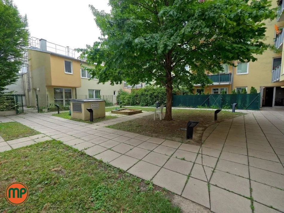 Maisonette-Wohnung im Dachgeschoß im 17. - Titelbild