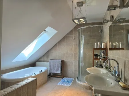 Bad, Dusche, WC, Obergeschoss