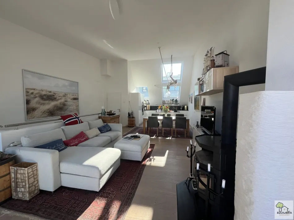 WUNDERSCHÖNE MAISONETTE - WOHNUNG MIT FREIFLÄCHE IN ZENTRALER LAGE - Bild