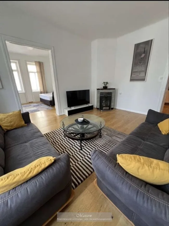LICHTDURCHFLUTETE 4-ZIMMERWOHNUNG IN KLASSISCHEM ALTBAU UND TOPLAGE - Bild