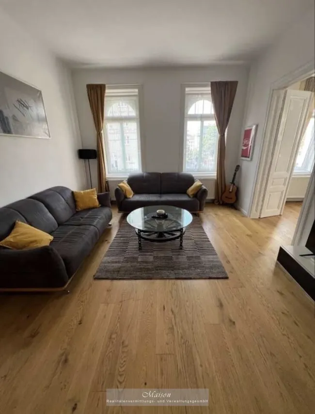 LICHTDURCHFLUTETE 4-ZIMMERWOHNUNG IN KLASSISCHEM ALTBAU UND TOPLAGE - Bild
