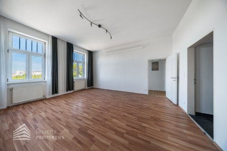 Elegante 4-Zimmer Altbauwohnung