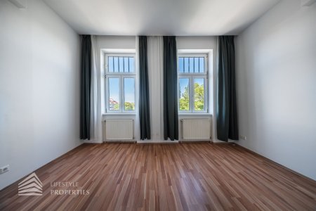 Elegante 4-Zimmer Altbauwohnung