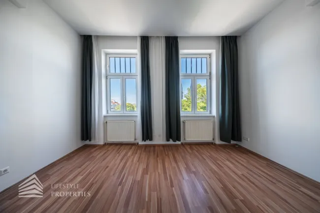 Elegante 4-Zimmer Altbauwohnung - Bild