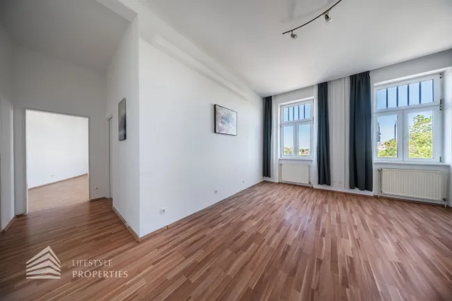Elegante 4-Zimmer Altbauwohnung - Titelbild