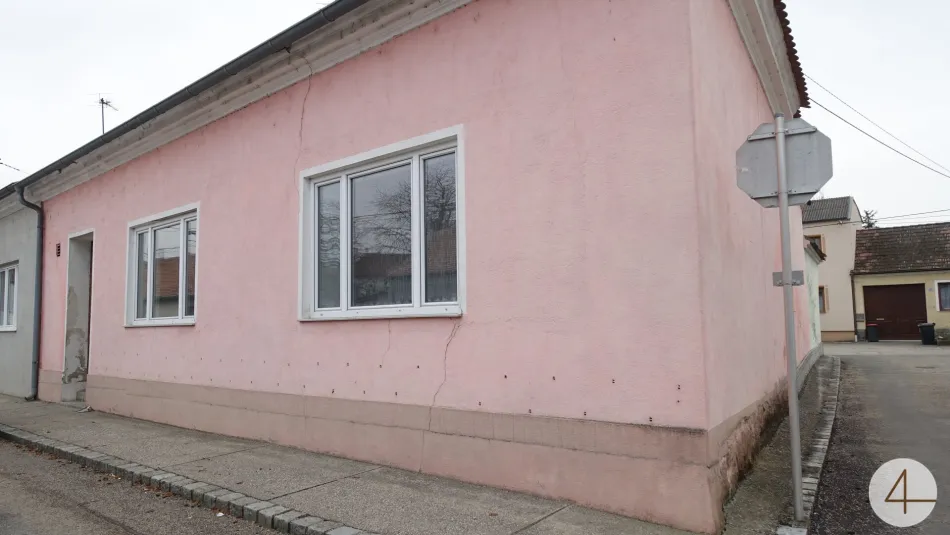 Sanierungsbedürftiges Haus zu verkaufen - Bild