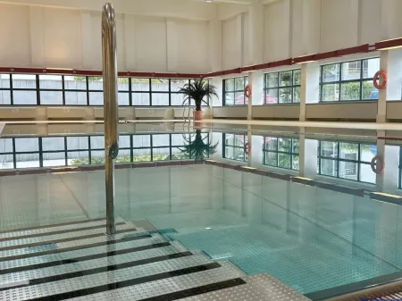 Hallenbad