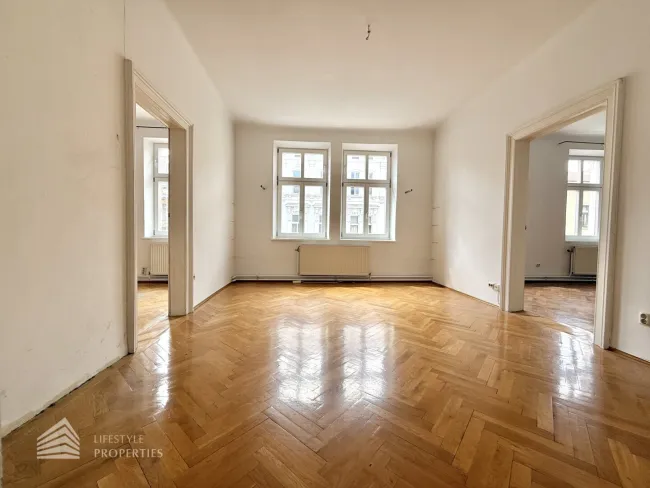 Helle Wohnung mit Balkon auf ganzer Etage zzgl. Rohdachboden, Nähe Einsiedlerpark - Titelbild