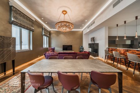 Concierge-Service im Palais: 4-Zimmer-Erstbezug im Herzen der Inneren Stadt, Nähe Börse