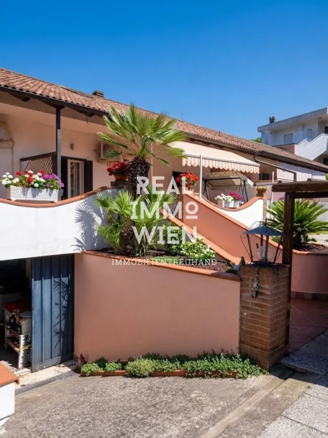 Erleben Sie La Dolce Vita: Charmantes Haus in Italien mit privatem Pool und Keller - Titelbild