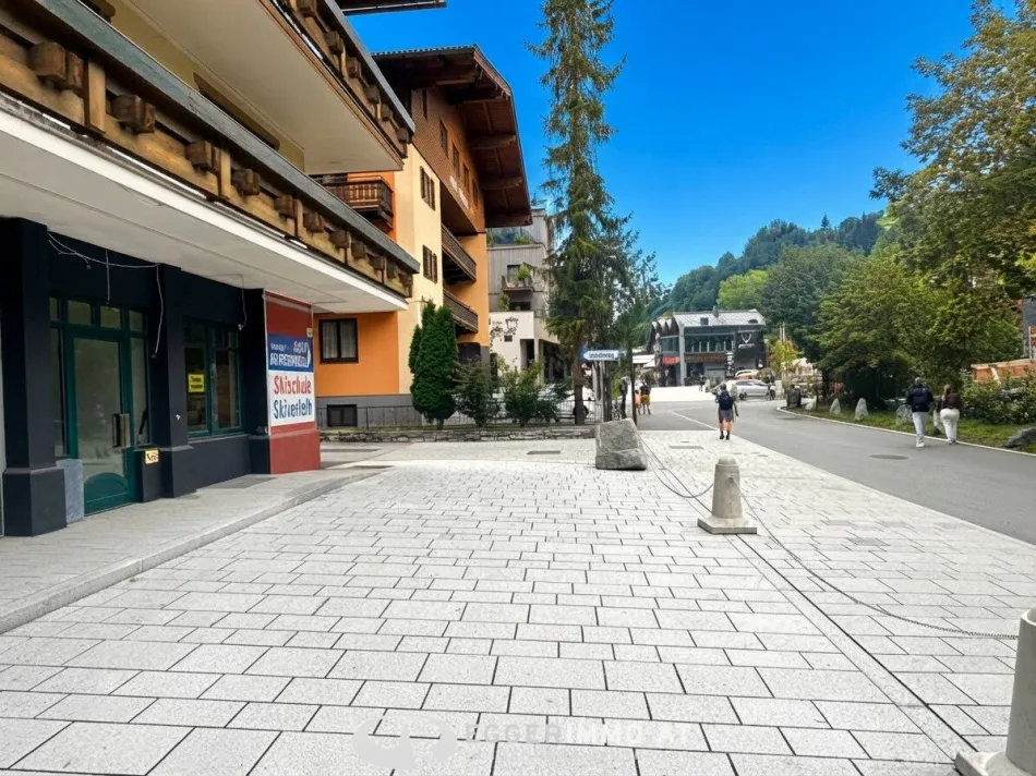 5754 Saalbach / Hinterglemm: die GELEGENHEIT: 100m² Büro und Geschäftsflächen + 20m² Lager in Bestlage von Saalbach Hinterglemm, - Bild