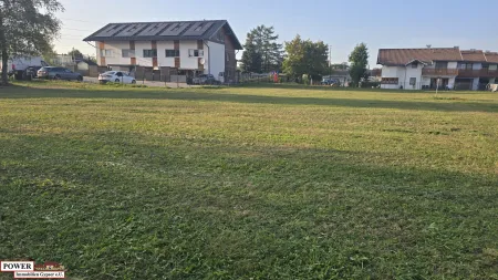 Dieser Baugrund überzeugt durch eine umfassende Infrastruktur und eine ausgezeichnete Verkehrsanbindung.