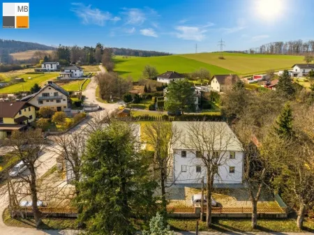 Haus und Umgebung