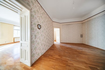 Helle 4-Zimmer Wohnung, Nähe Galleria Landstraße
