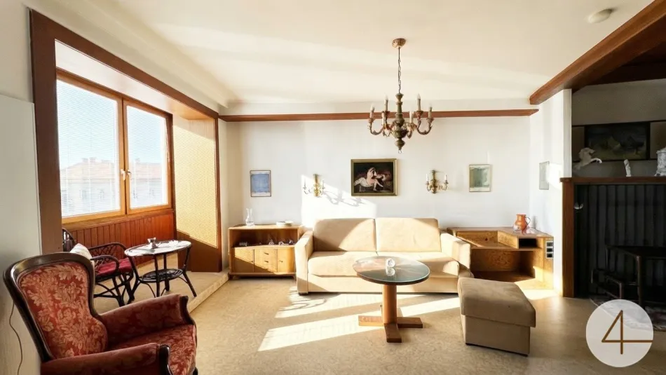 Stilvolles Wohnen mit Biedermeier-Flair | 73 m² & Westloggia - Titelbild