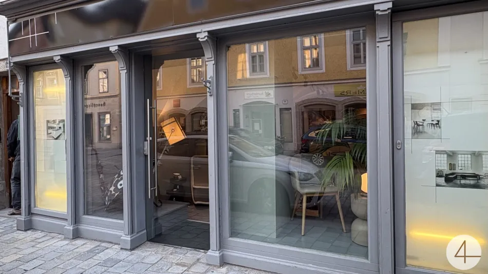 CHARMANTES Geschäftslokal in der Altstadt von Waidhofen! Fernwärme! Provisionsfrei! Vielseitig nutzbar! - Bild